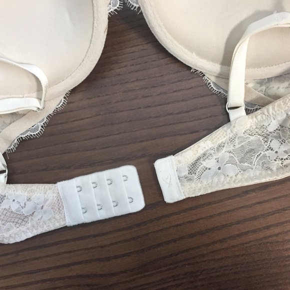 Victoria's Secret Dream Angels Padded Push-Up Bra - Picture 8 of 10